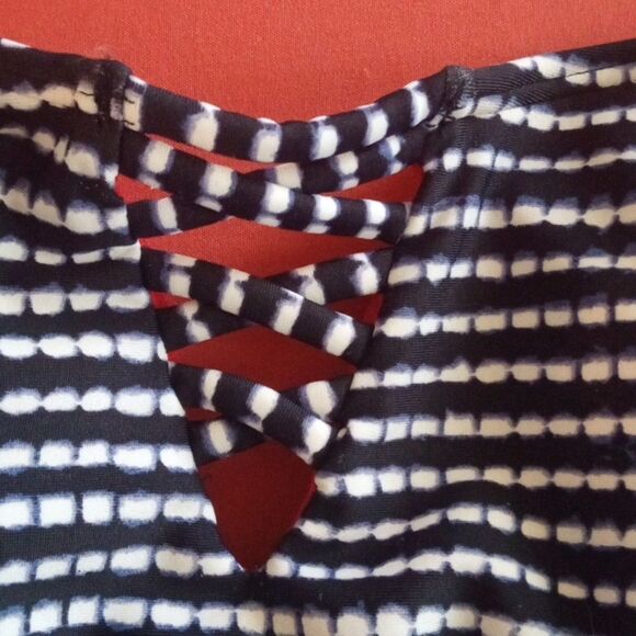 HOLLISTER WOMEN'S SWIM SUIT - Picture 5 of 5